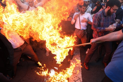 Iran: Protest in front of the Swedish embassy