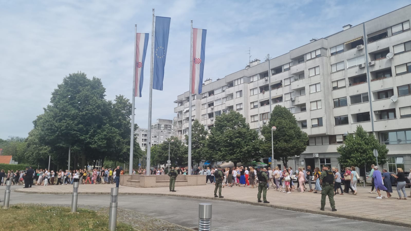 prosvjed, sudski službenici, nsk