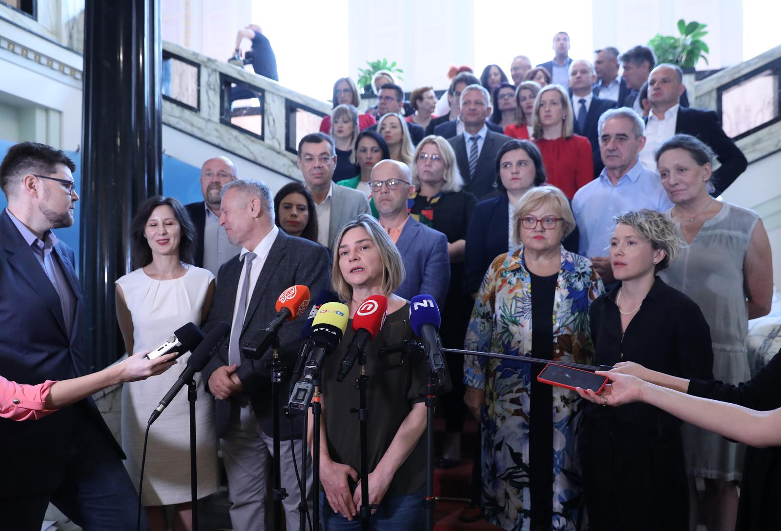 Zagreb: Oporba demonstrativno napustila sabornicu