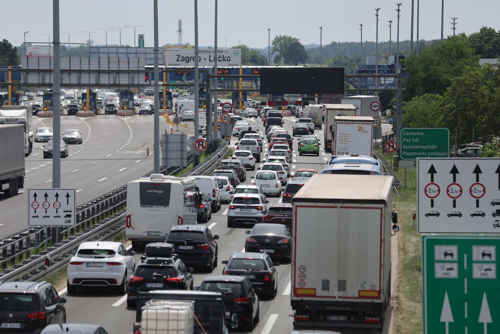 Pojačan je promet na autocesti A1 u smjeru mora, između naplate Lučko i čvora Karlovac