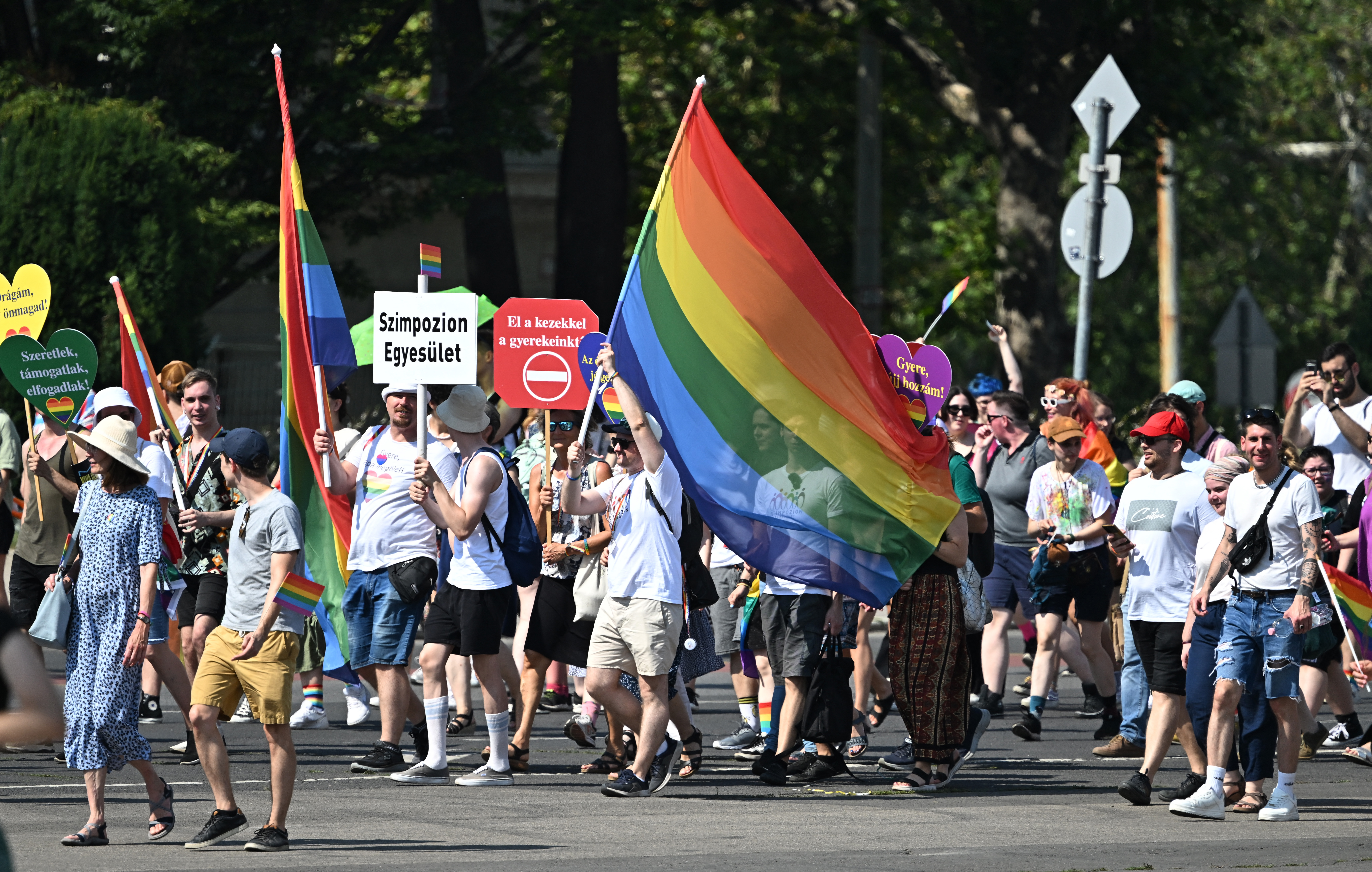 HUNGARY-GENDER-LGBTQ-PRIDE-PARADE