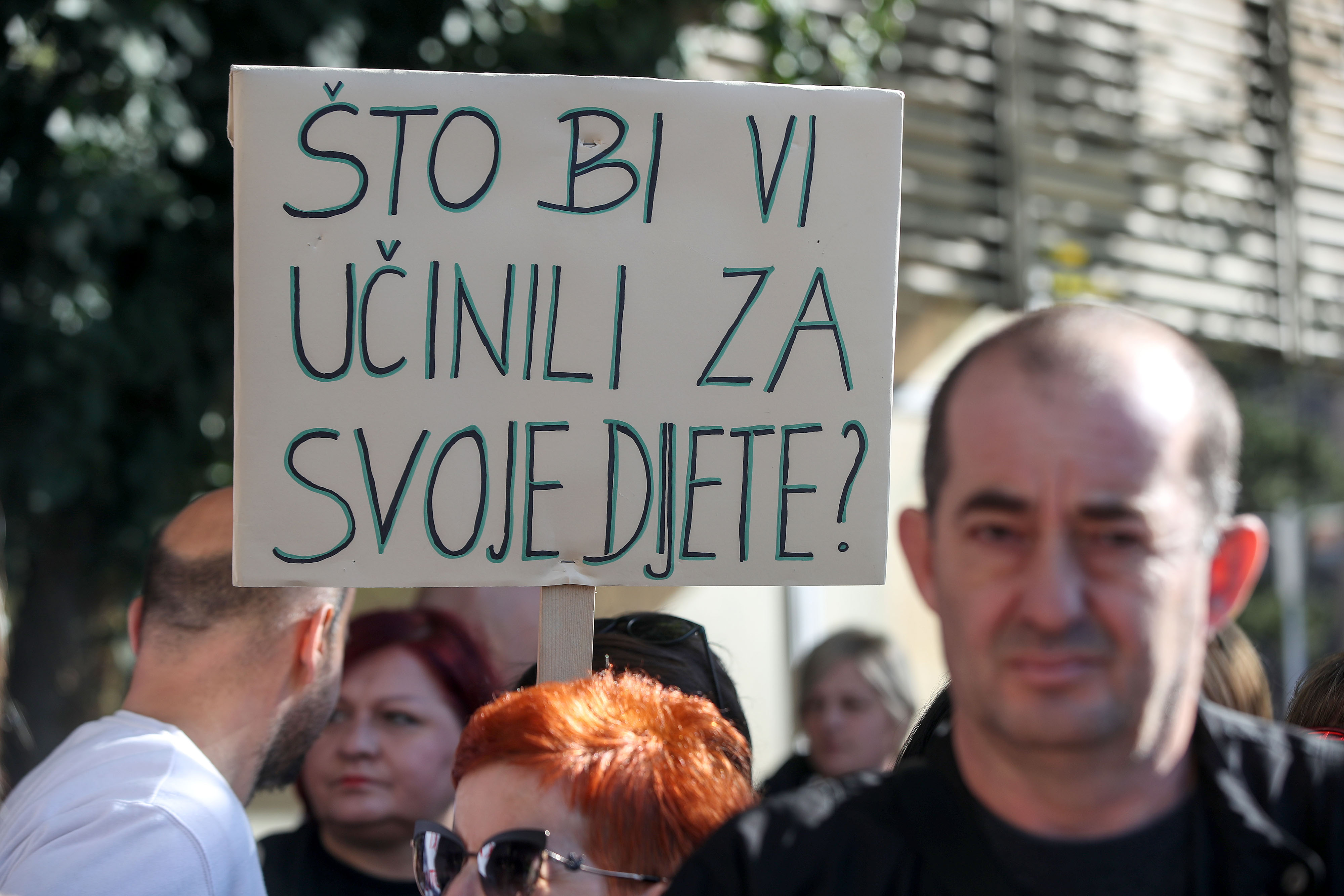 njegovatelji, invalidi