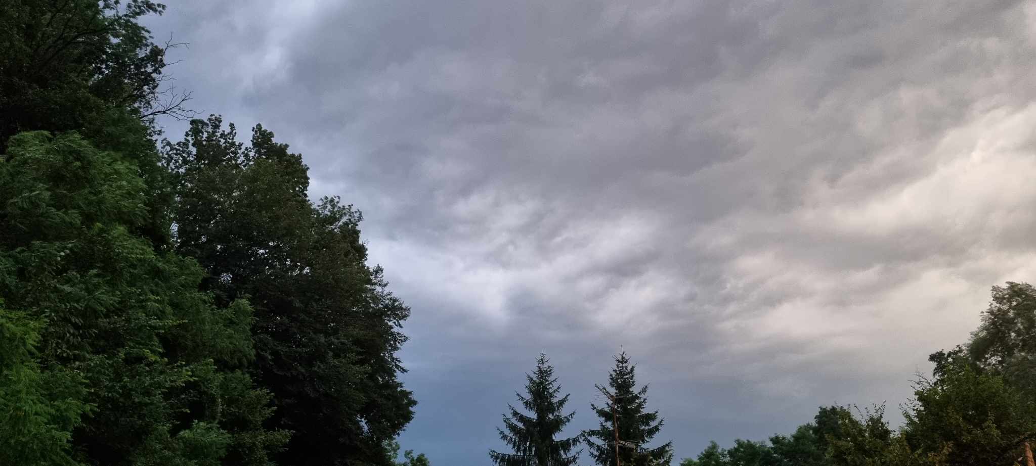 oblaci, nevrijeme, oluja, pljusak,