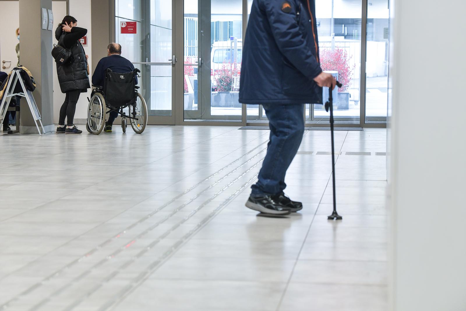 Zagreb: Hodnici u KB Sveti Duh