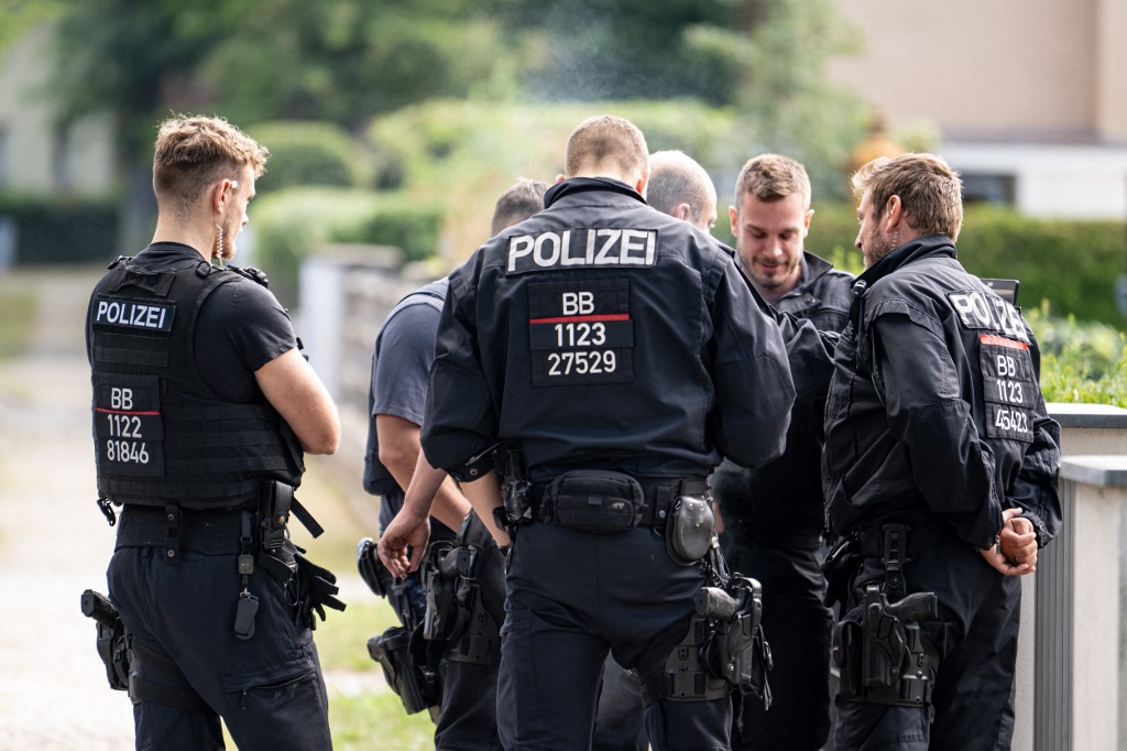Police looking for wild animal in the south of Berlin
