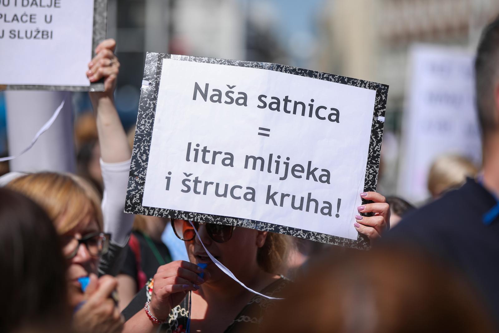 Zagreb: Mirni prosvjed Sindikata državnih i lokalnih službenika i namještenika