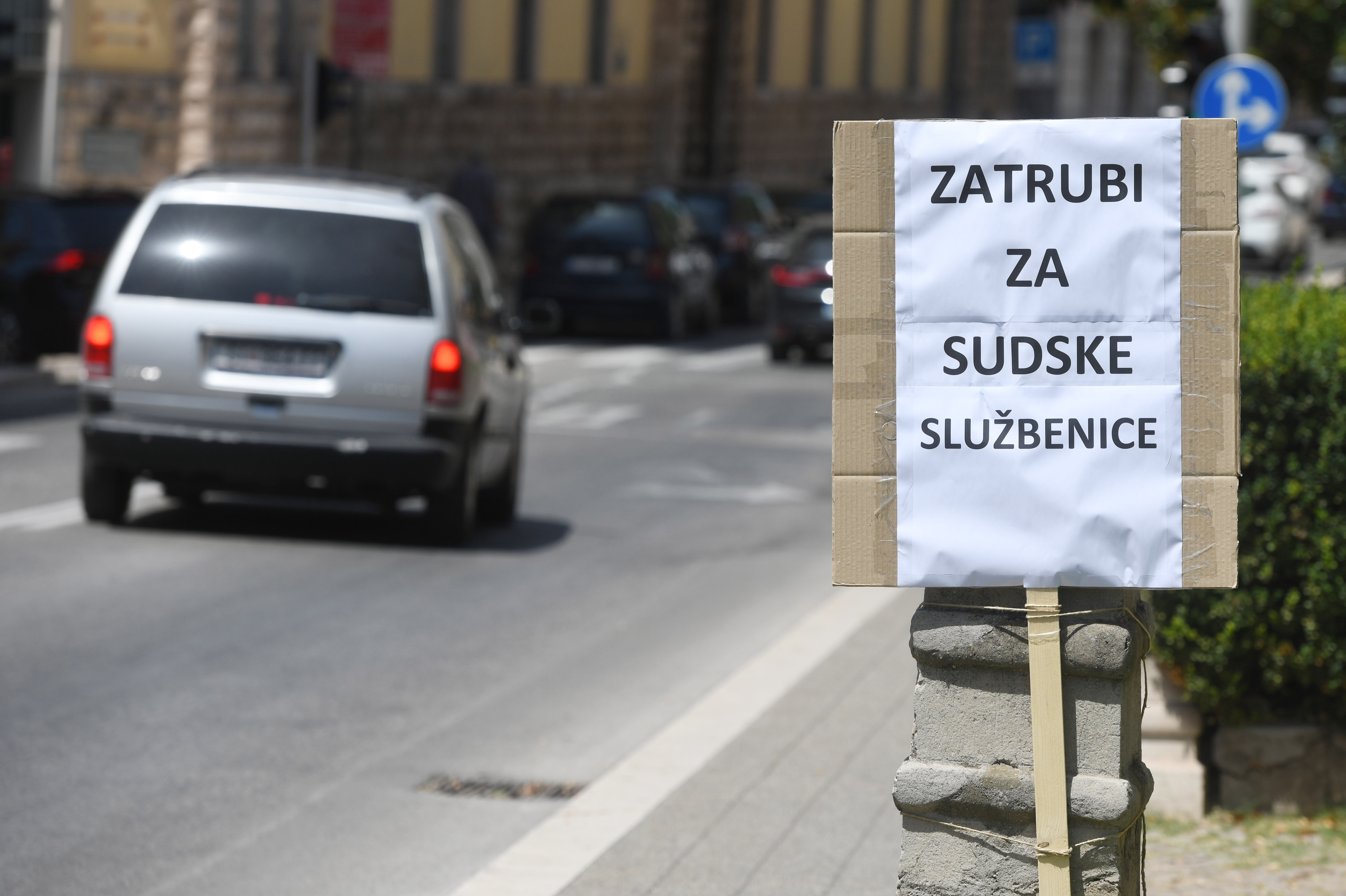 ibenik: Transparent podrke sudskim slubenicama