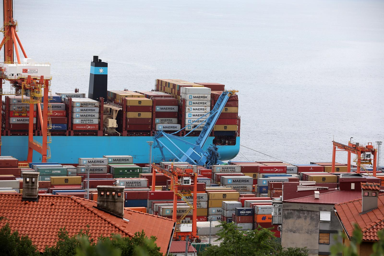 Rijeka: Srušila se dizalica na kontejnerskom terminalu riječke luke