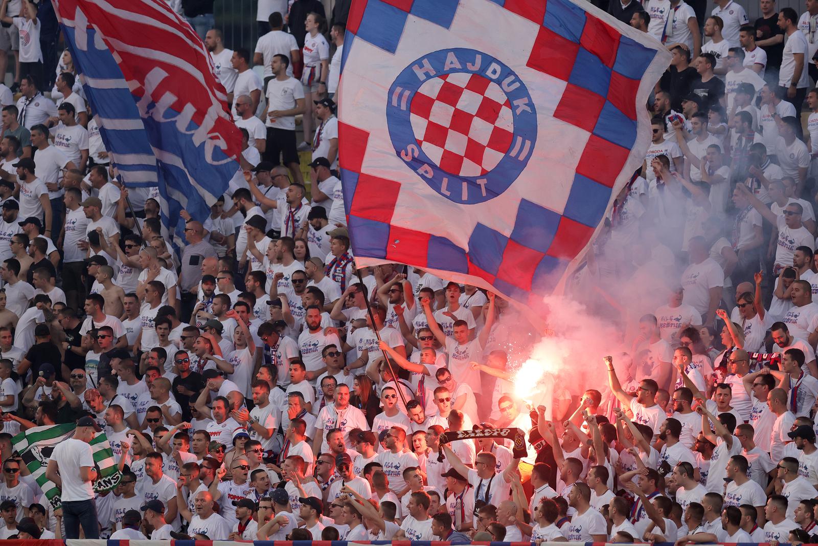 Rijeka: Zapaljene stolice na tribini gdje se nalazi Torcida