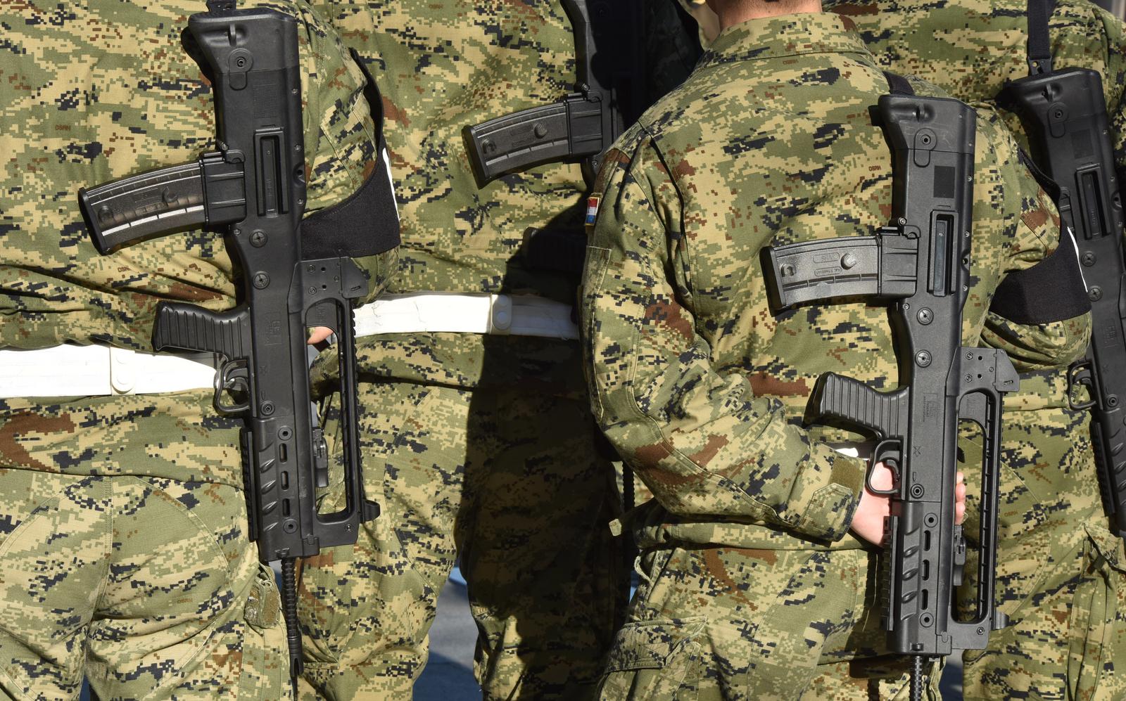 Vienamjenska hrvatska strojnica - VHS jurina puka