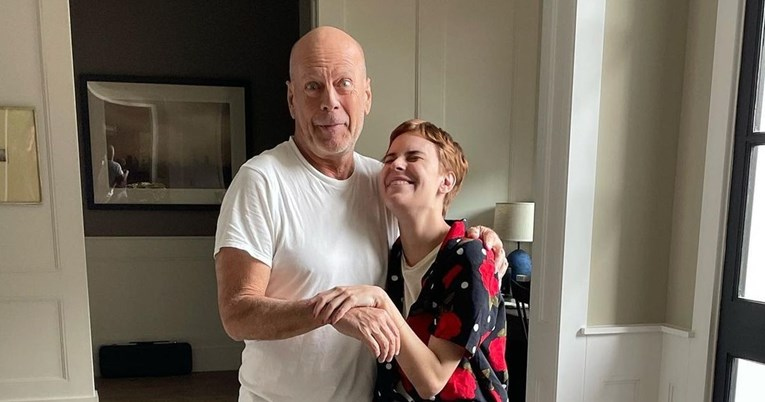 256b46a8-5689-45bc-af5c-7f39b2ee50ad(1)