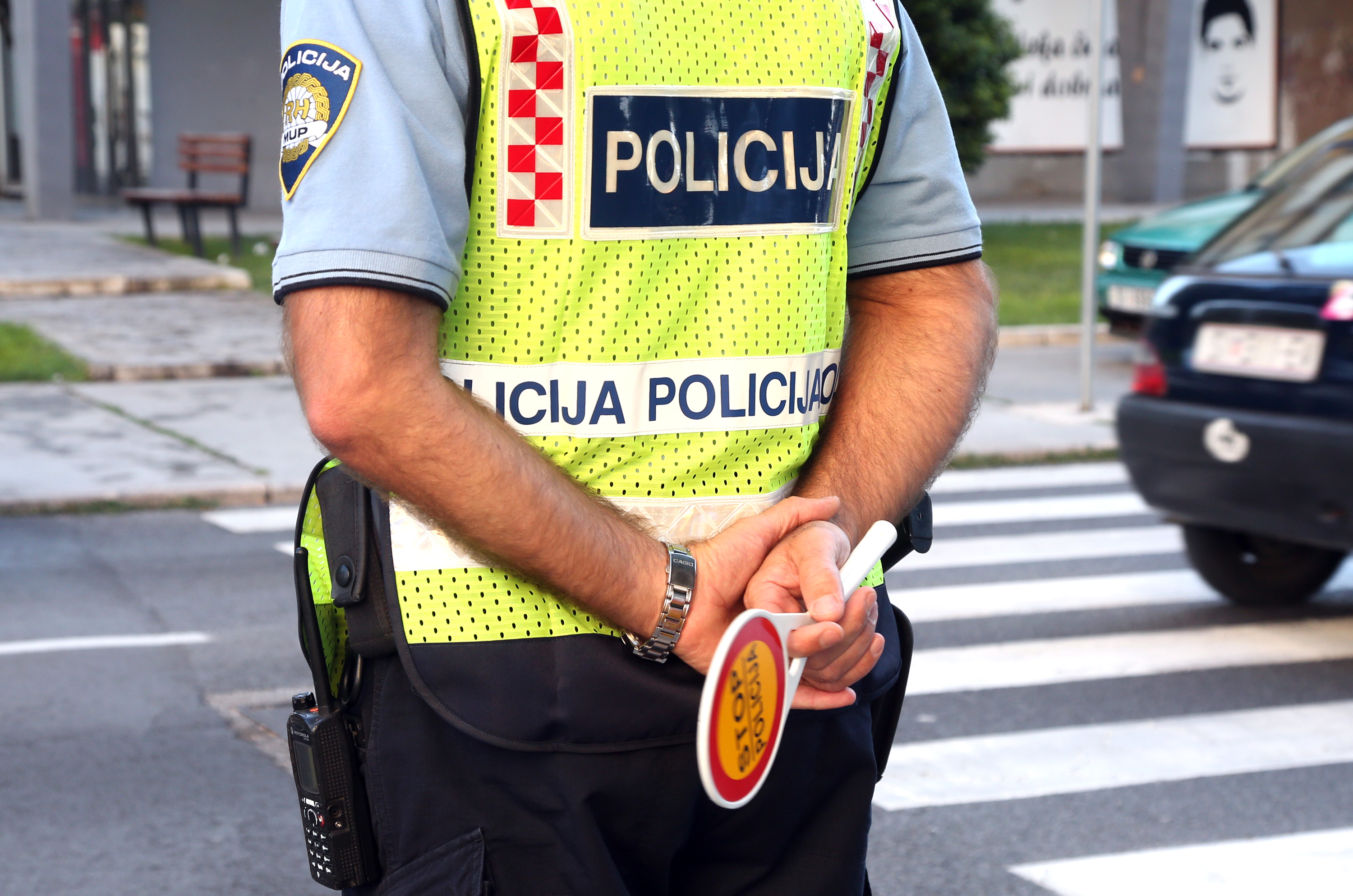 ibenik: Prvog dana kole policijski slubenici nadziru prilaze kolama