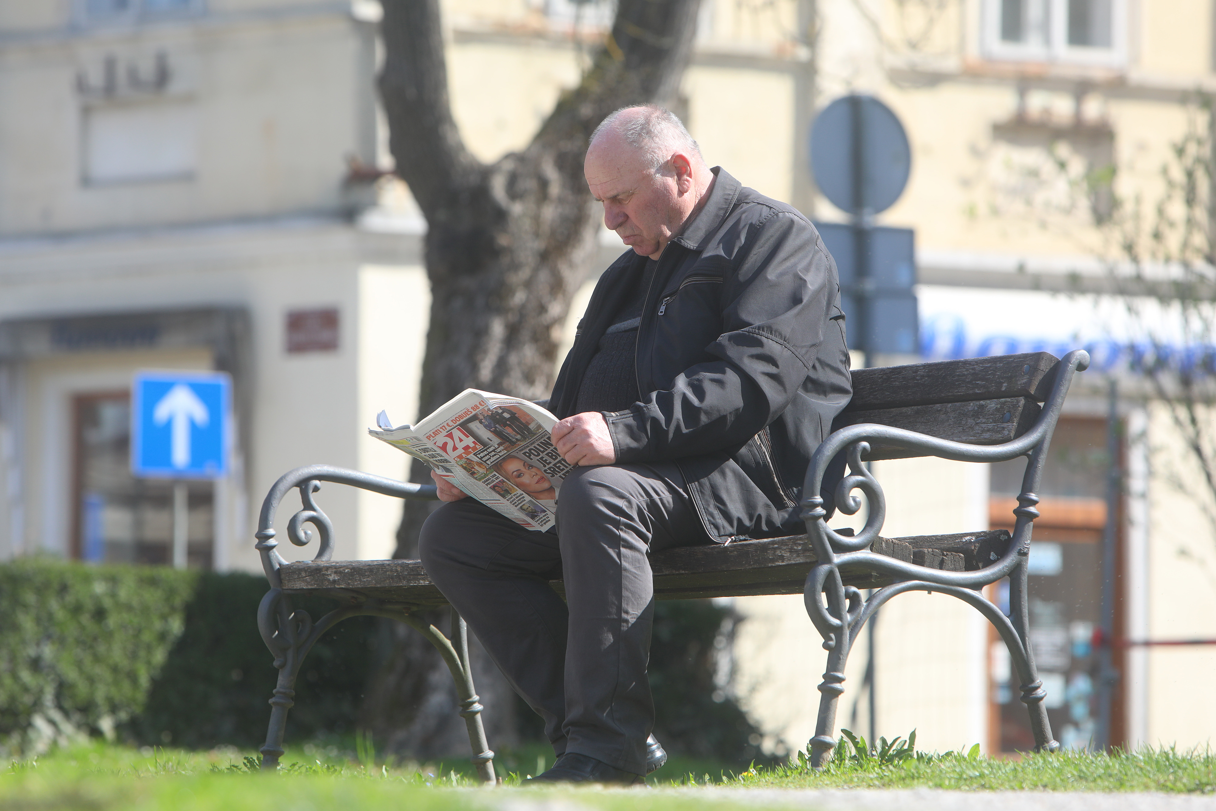 Karlovac: Umirovljenici uživali na suncu