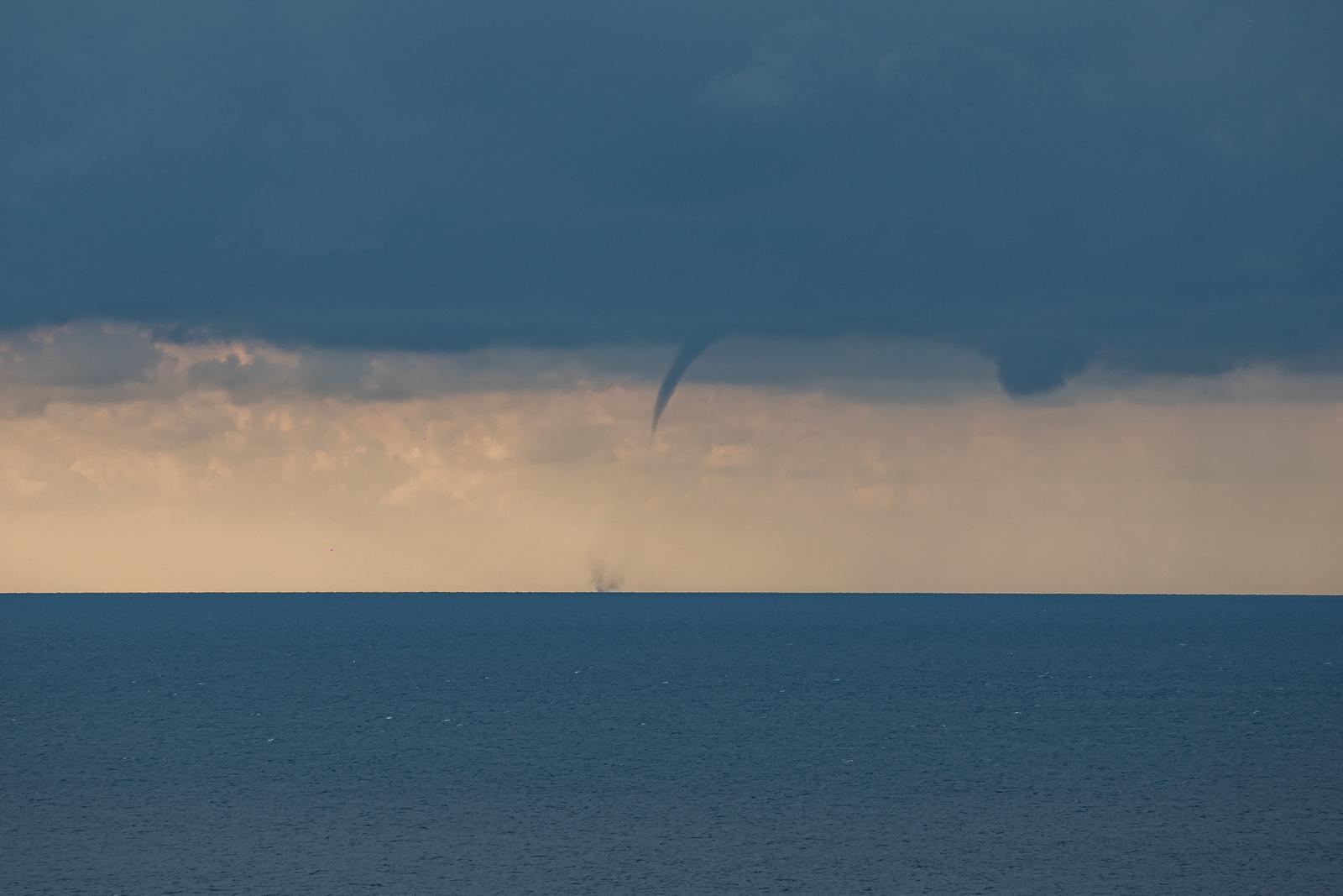 Oblačno vrijeme u Dubrovniku, a na pučini se stvaraju pijavice