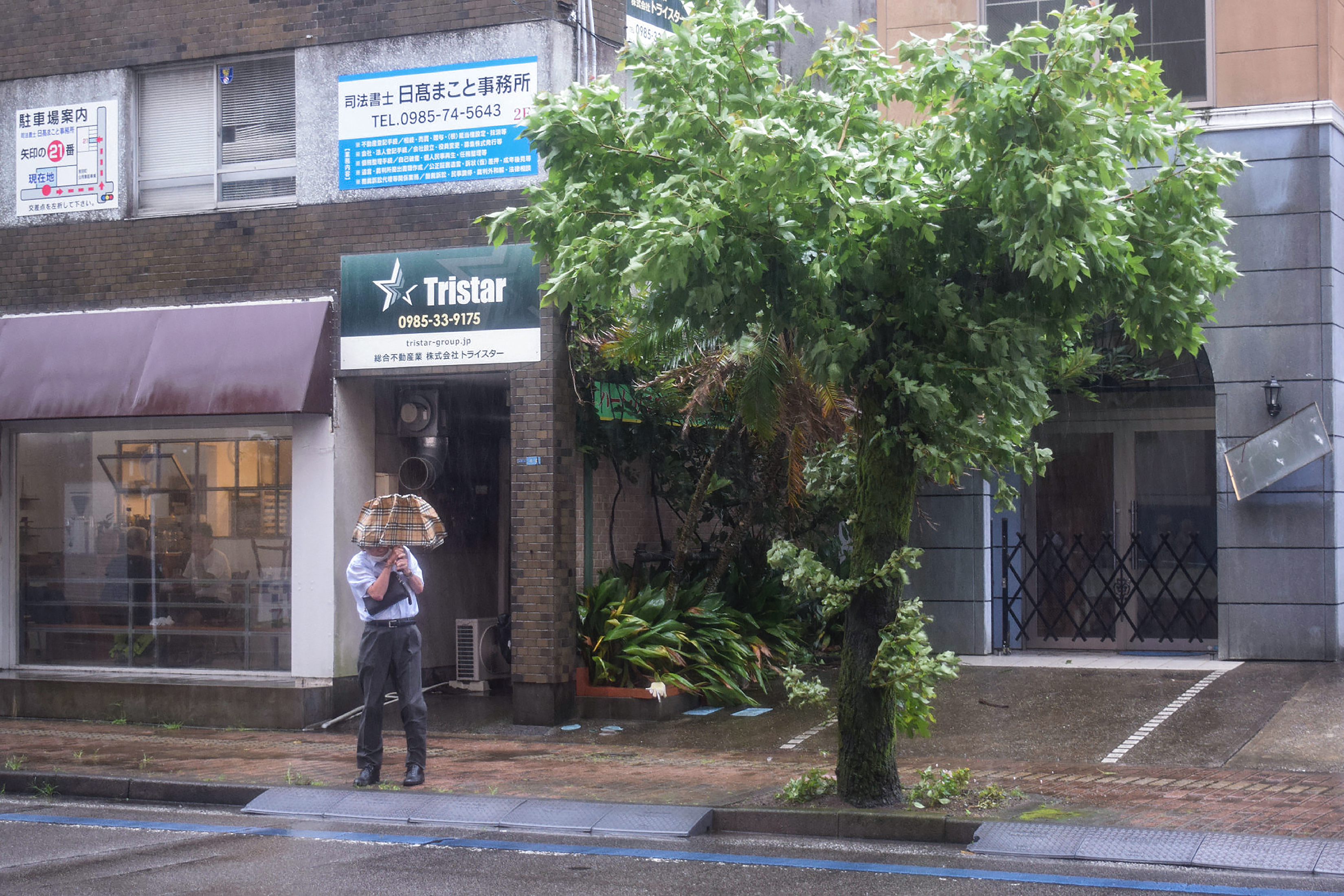 JAPAN-WEATHER-TYPHOON