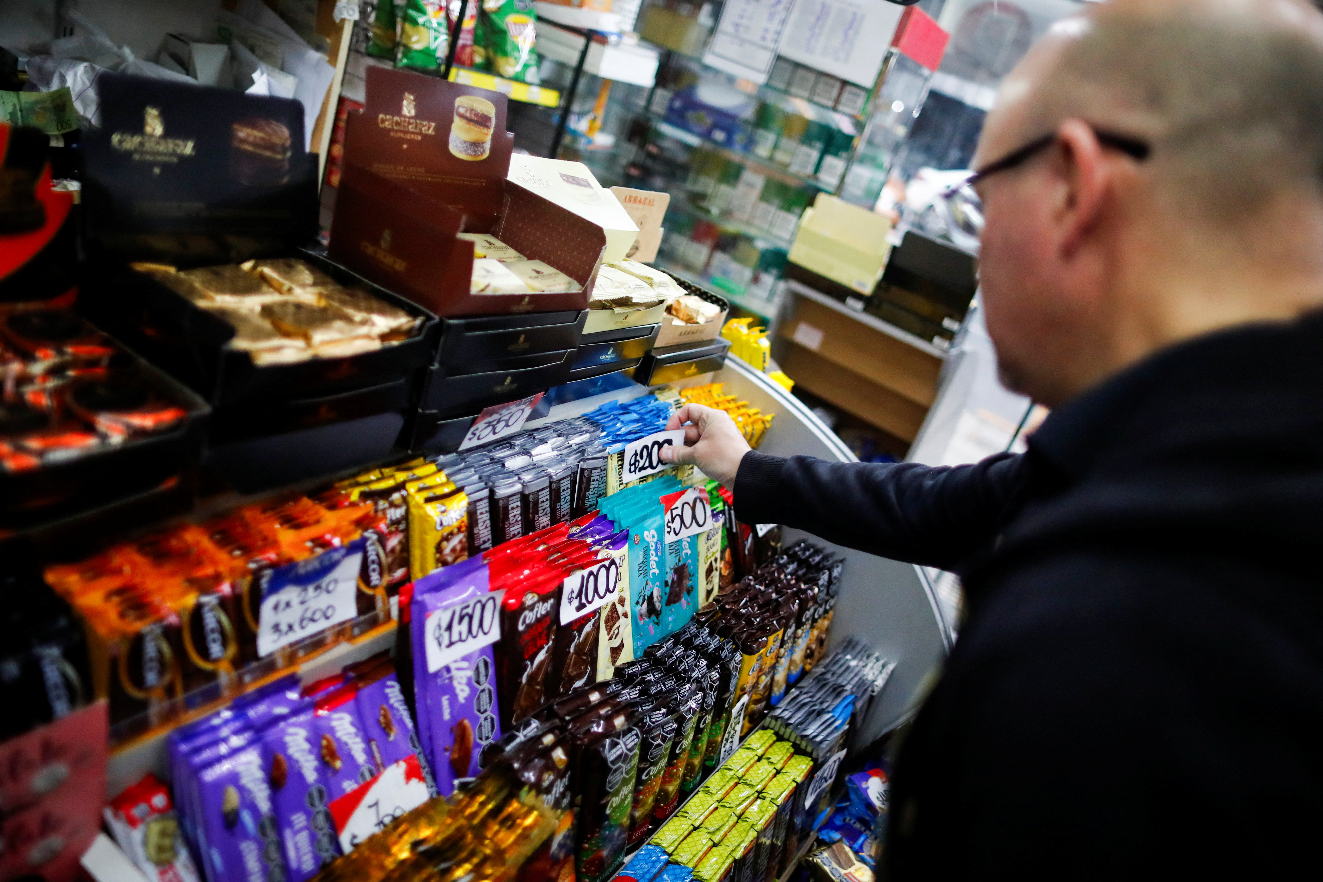 Argentina wholesalers hike prices after devaluation