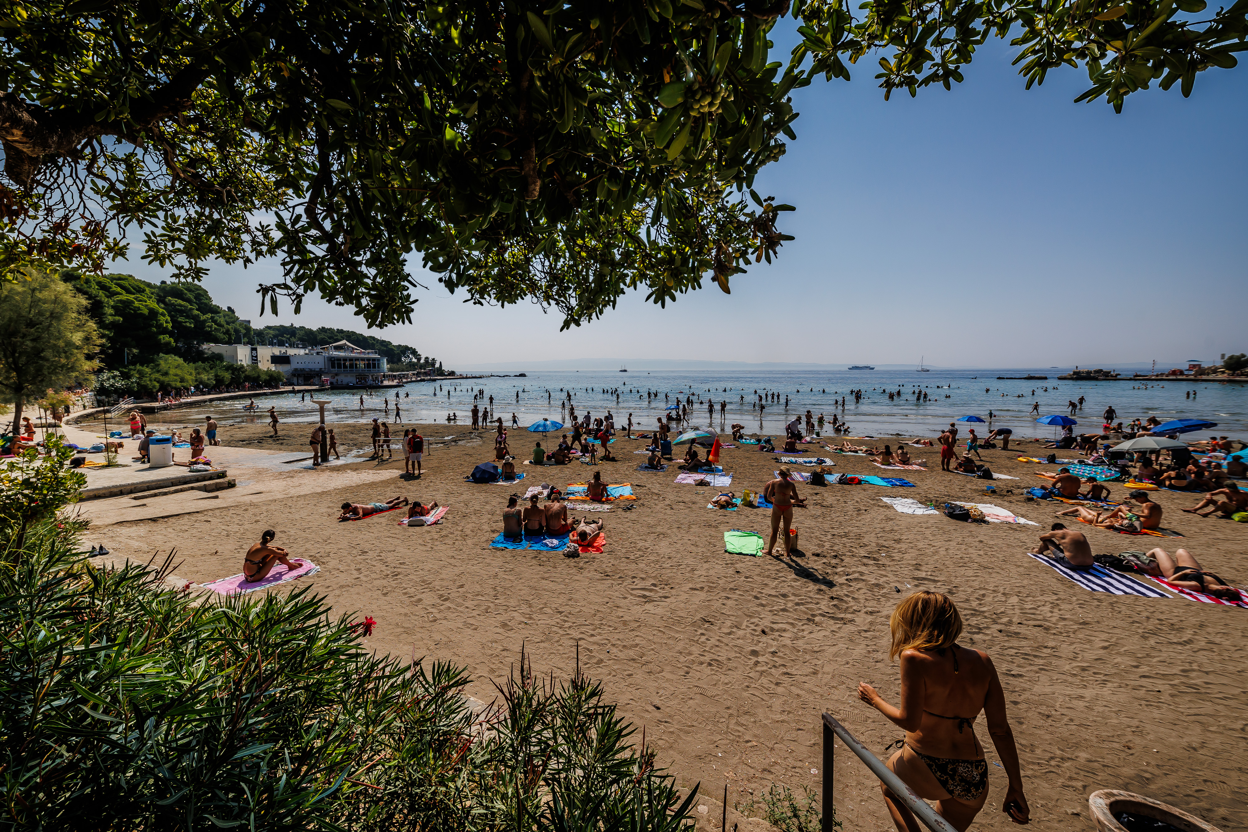 Split: Gužva na plaži Bačvice