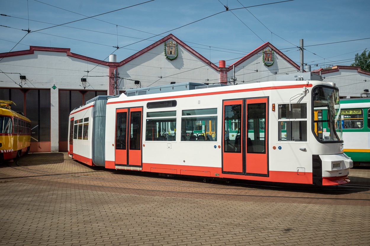 tramvaj GT6M