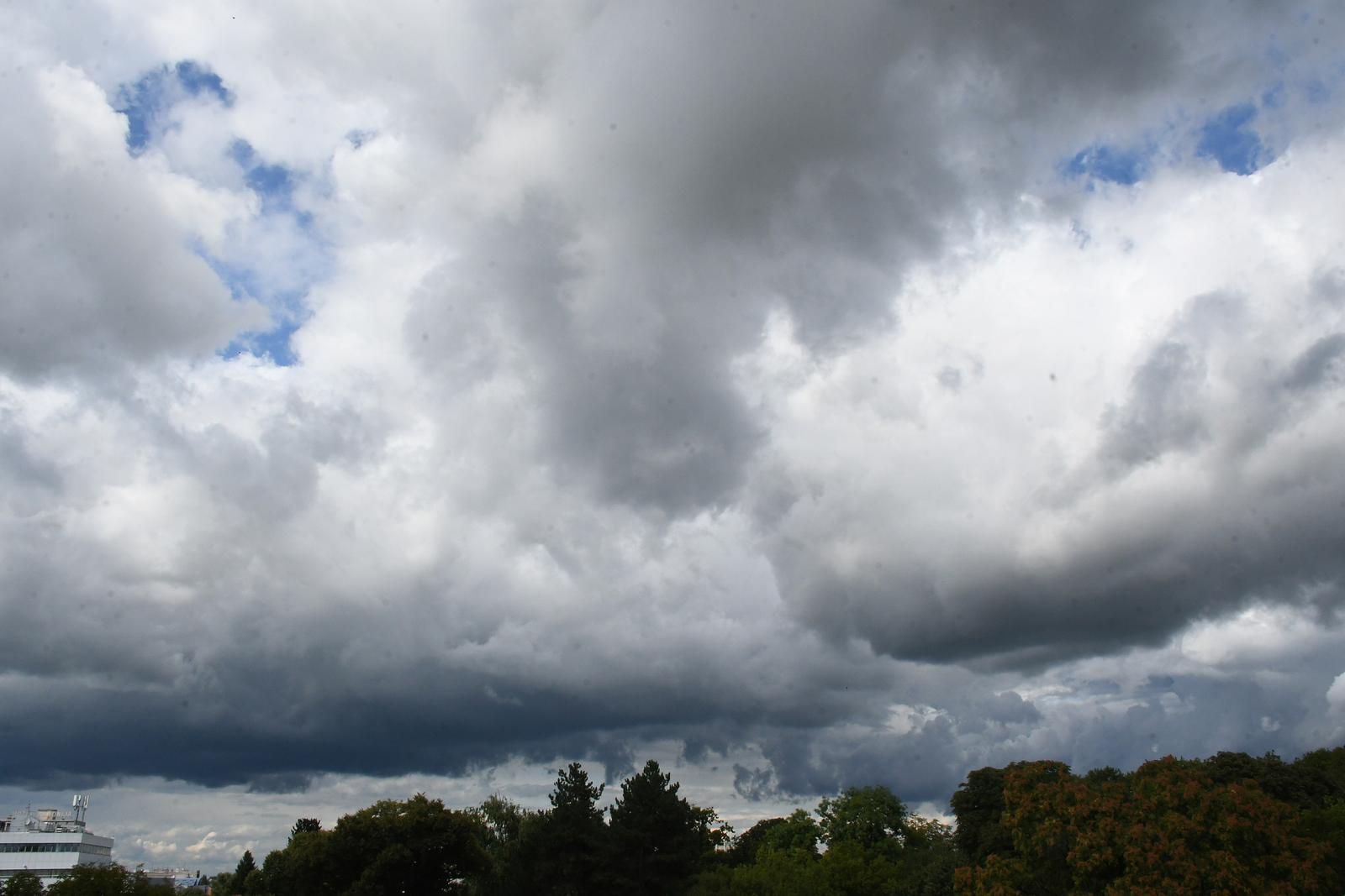 Tamni oblaci nad Siskom