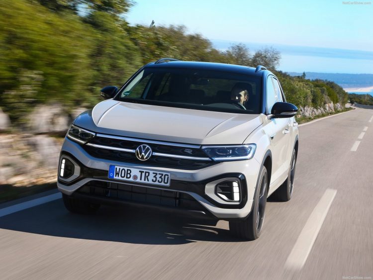 1662362472-Volkswagen-T-Roc-2022-1600-07-750x563