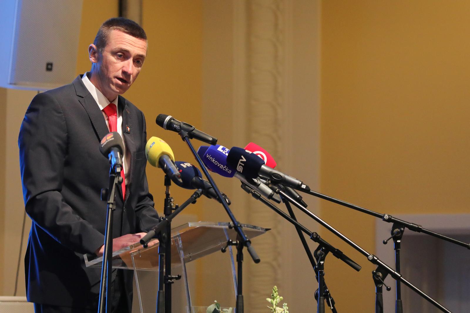 Vukovar: Svečanom sjednicom obilježen Dan Grada Vukovara kojoj je nazočio i predsjednik Milanović