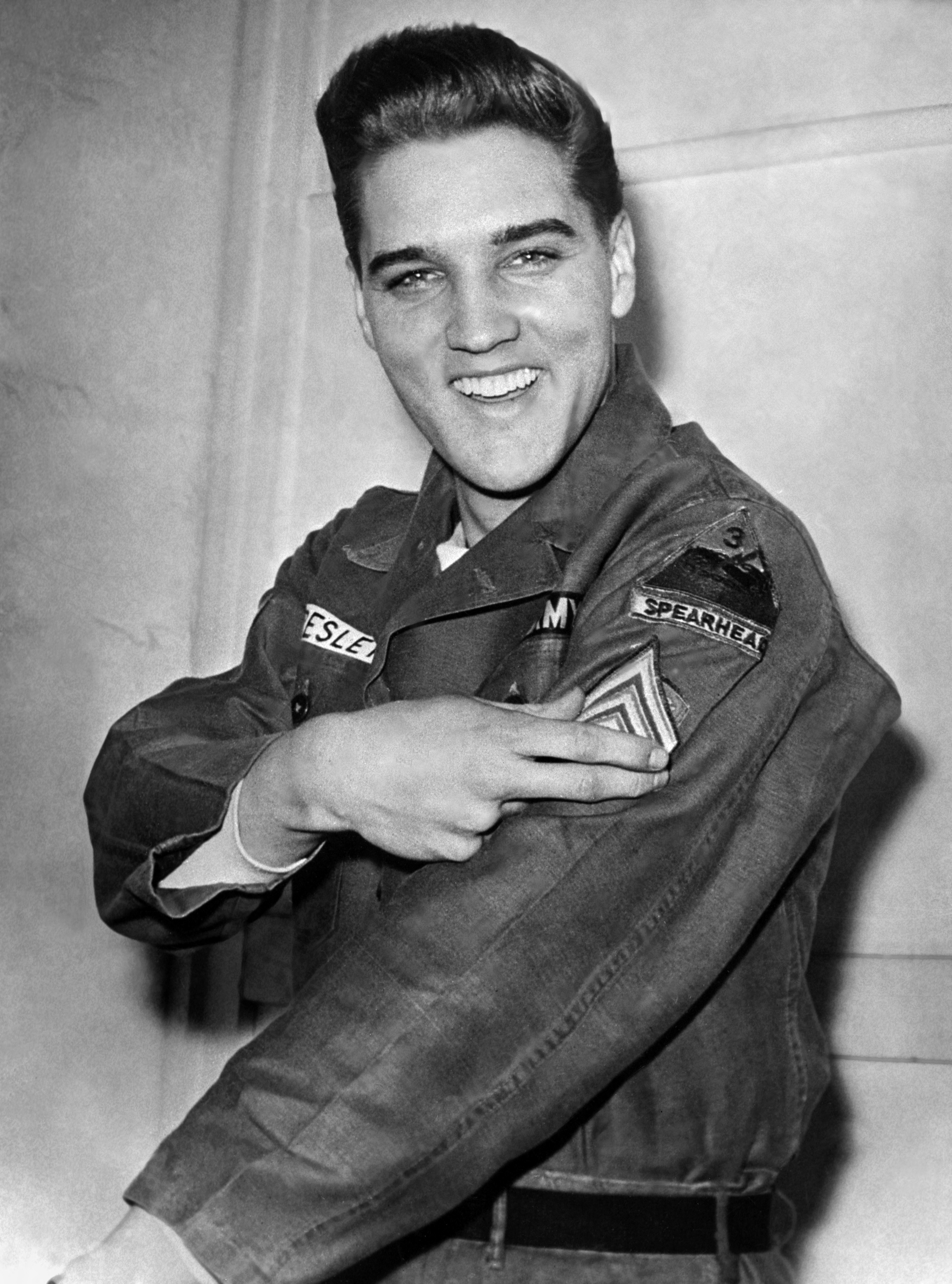 BIO ELVIS PRESLEY-MILITARY SERVICE