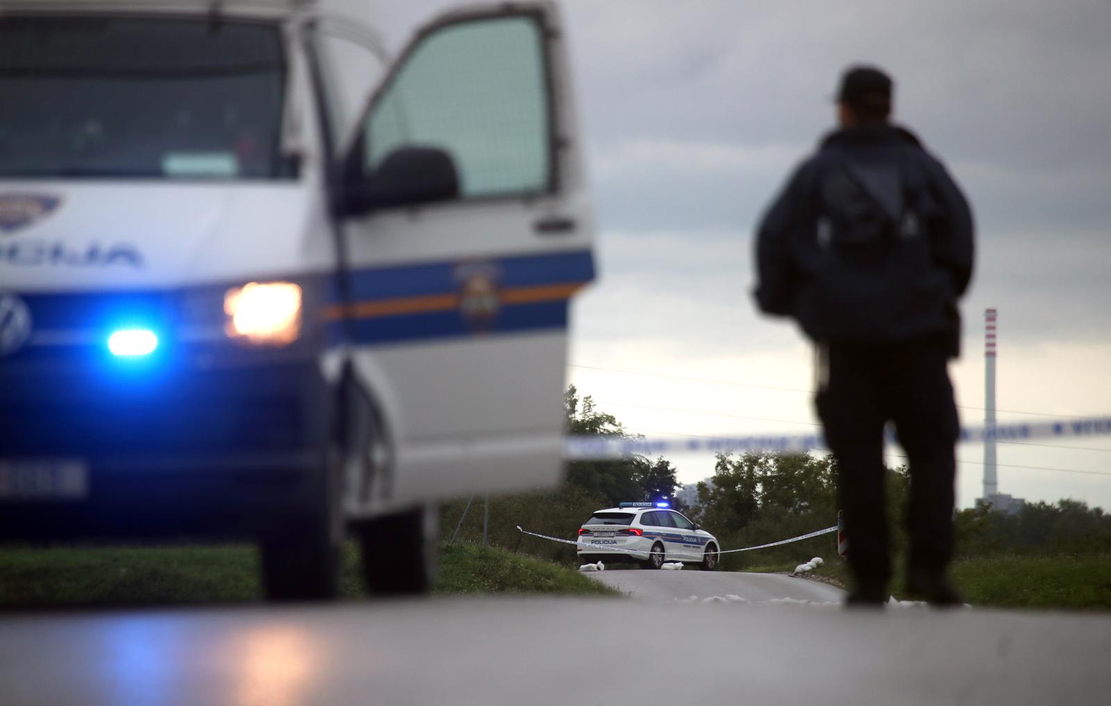 Zagreb: Oteretni kanal u naselju Odranski obrež