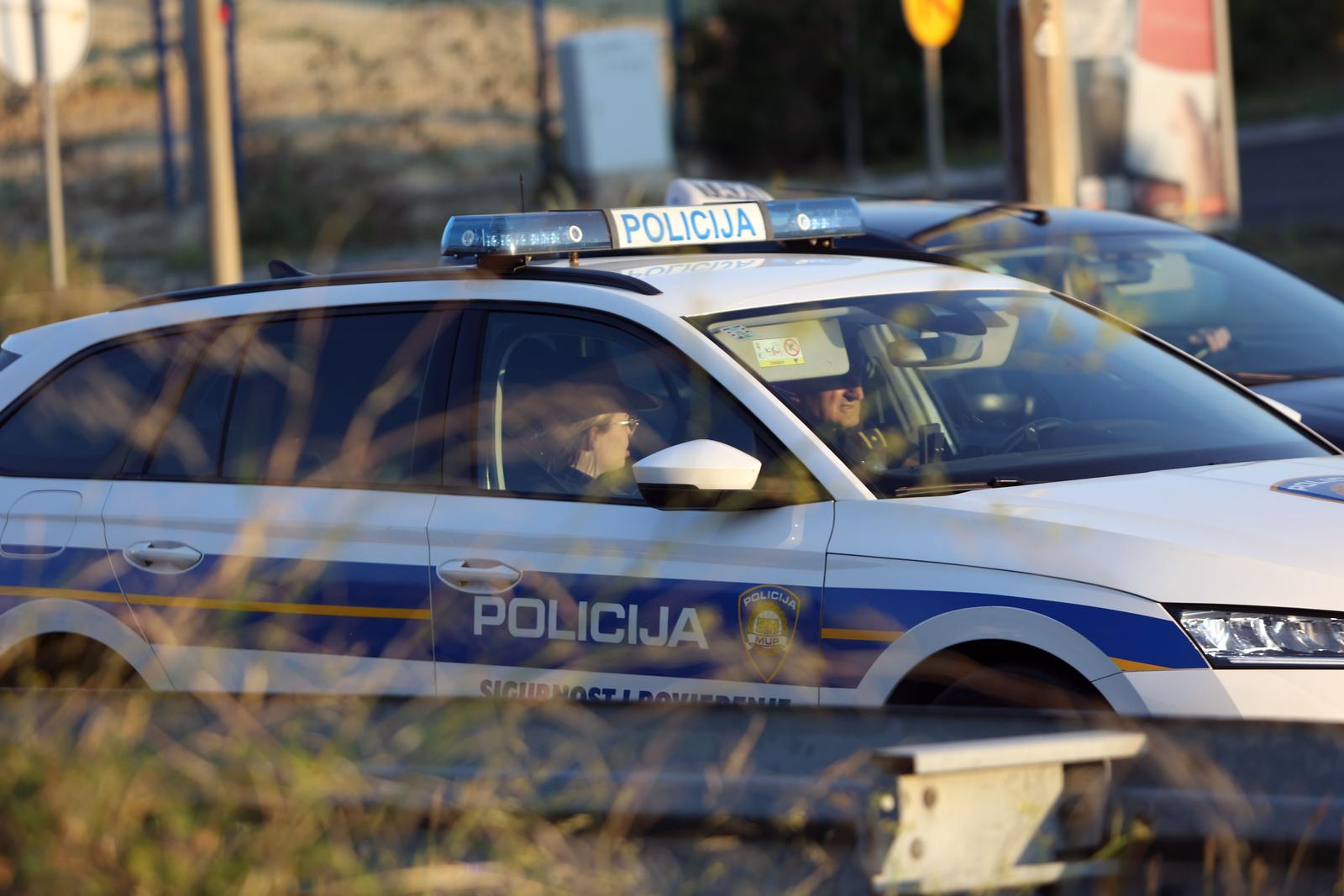 U Kaštel Sućurcu došlo je do lančanog sudara čak šest automobila, a samo 200 metara dalje još jedan sudar