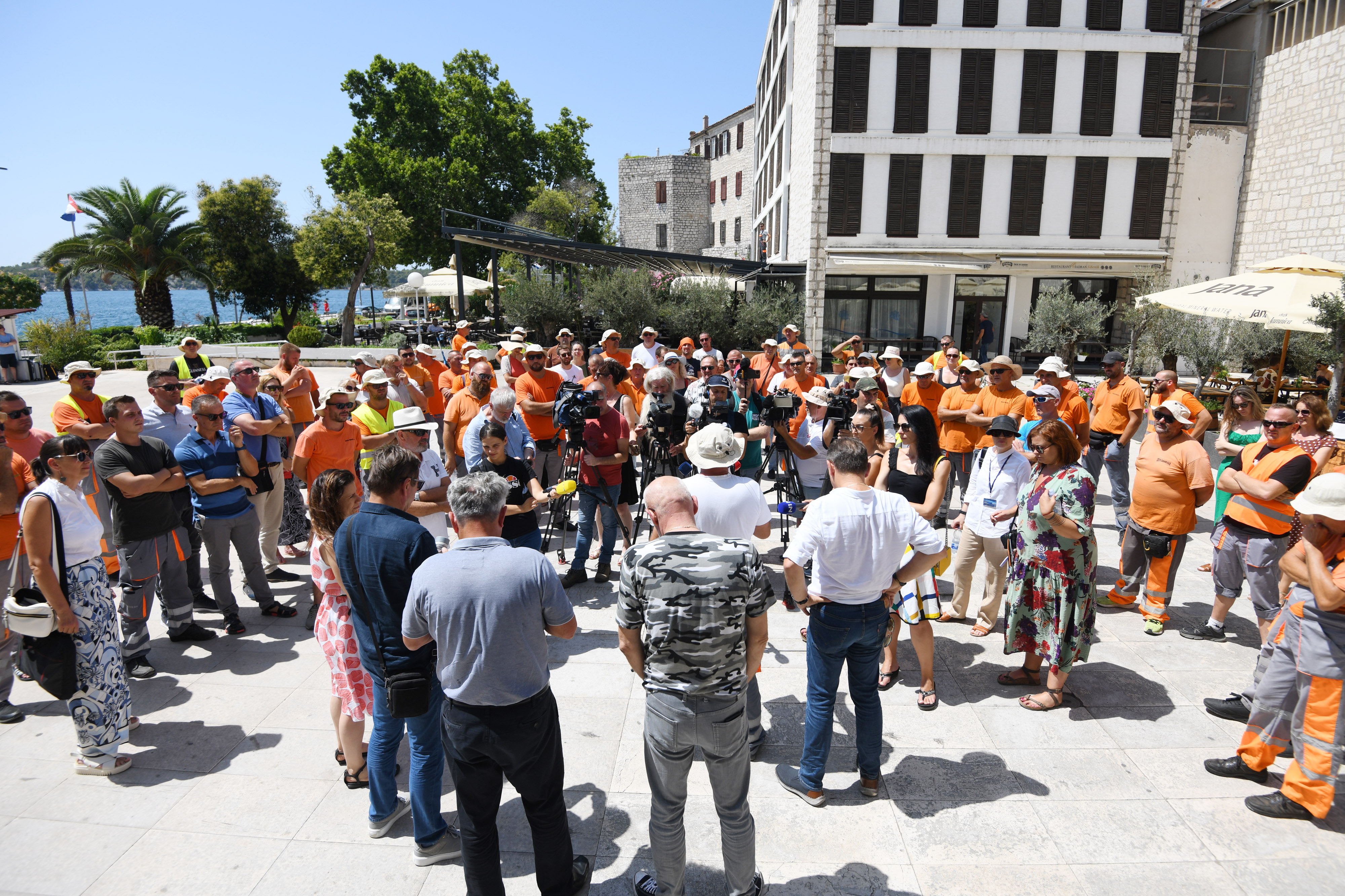 Ceste Šibenik, radnici