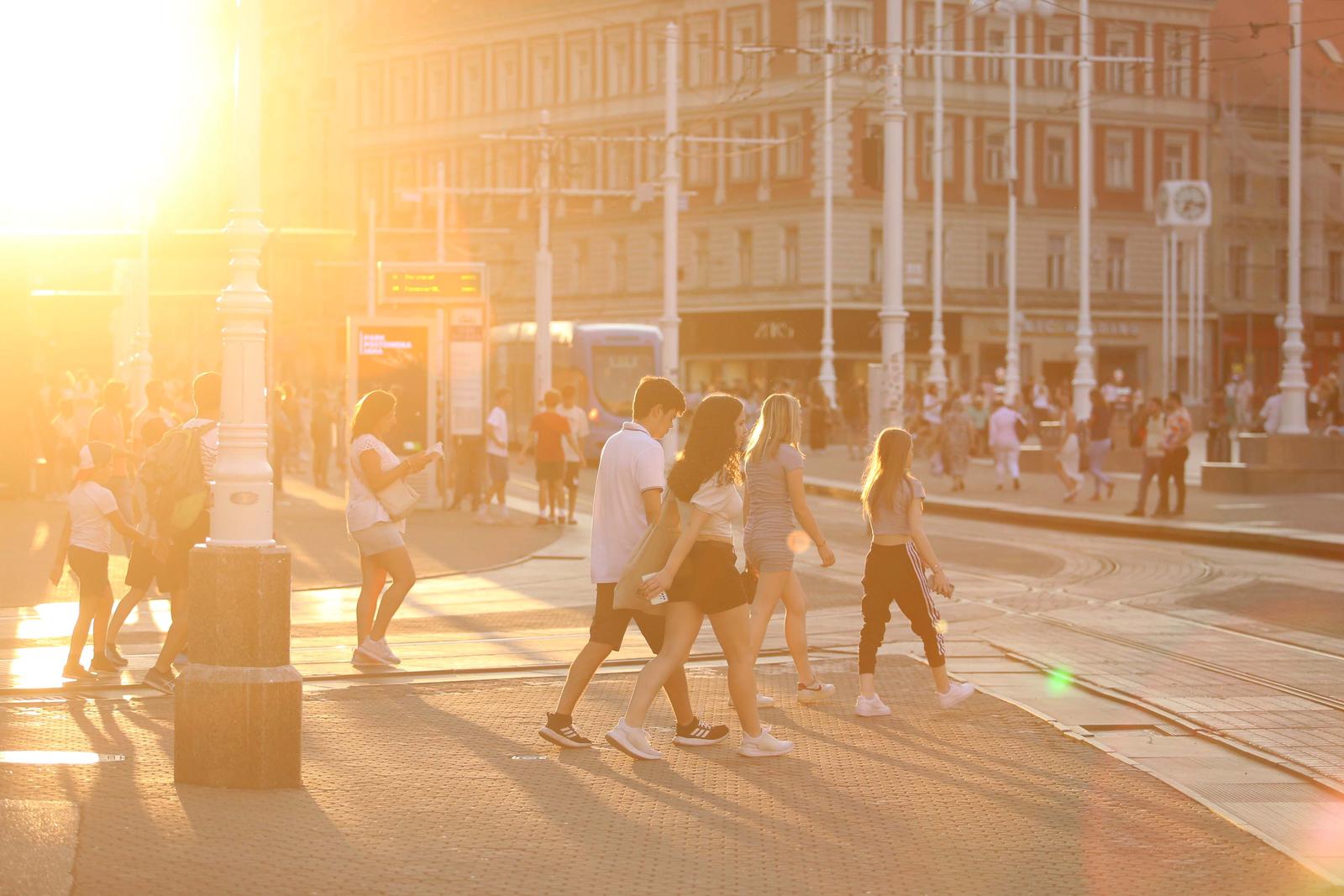 Zagreb: Svakodnevnica u centru grada tijekom ljetnog poslijepodneva