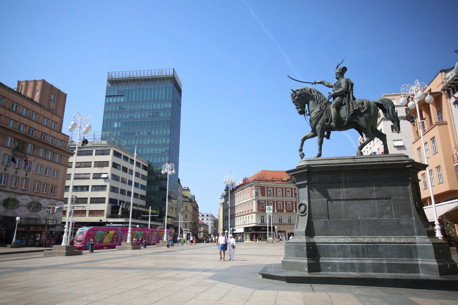 Zagreb: Visoke temperature ispraznile gradske ulice