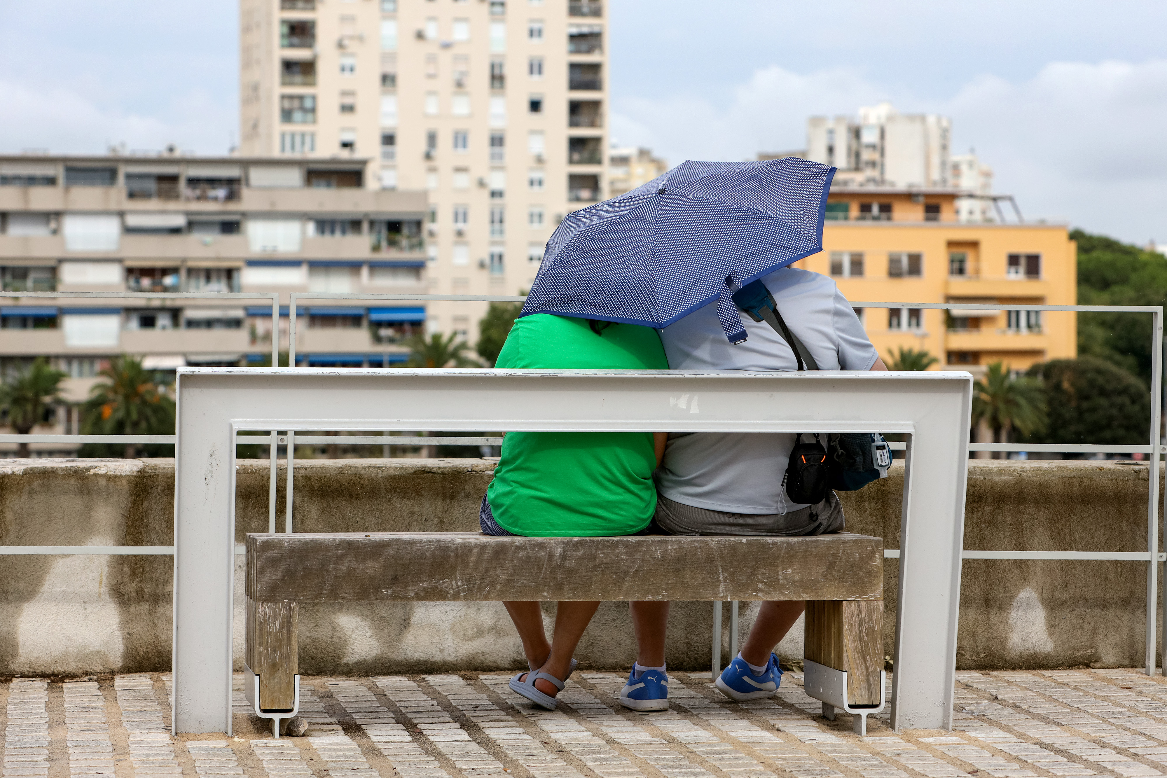 Zadar: Iako je tmurno i kišovito vrijeme grad obilaze brojni posjetitelji