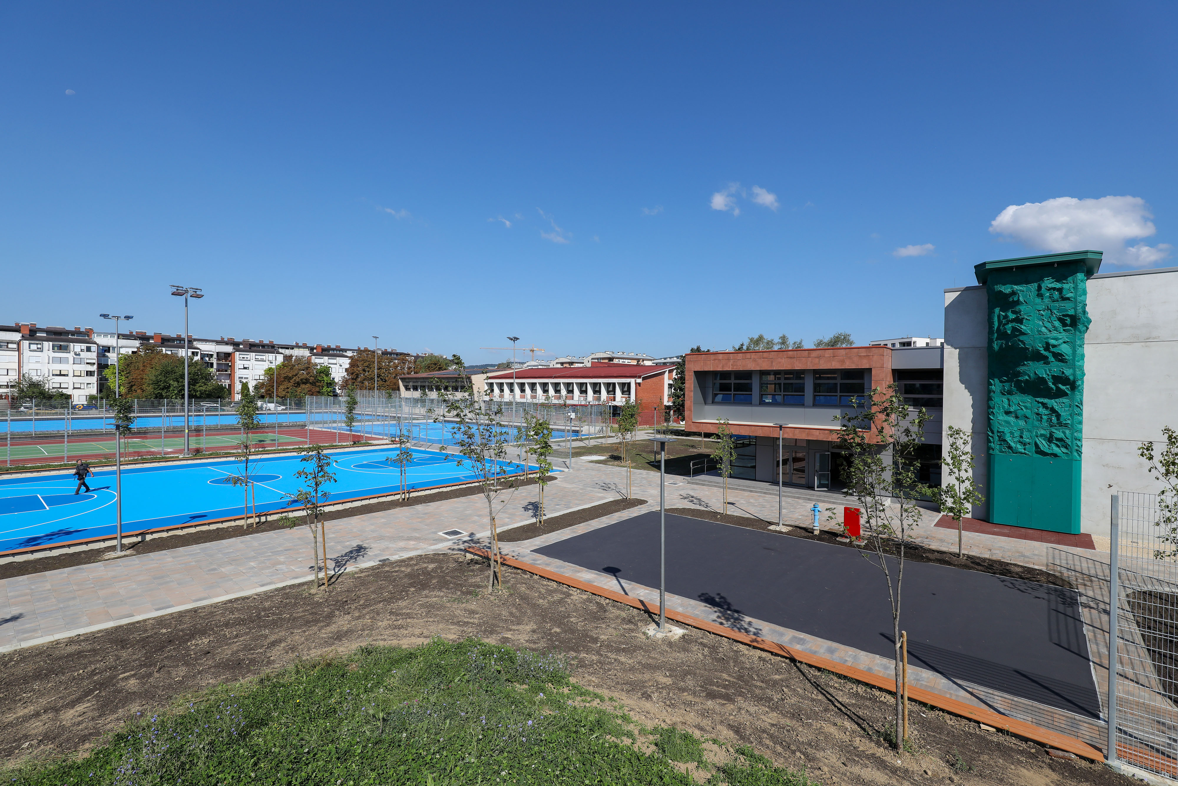 Zagreb: Tomašević obilježio završetak radova na dogradnji OŠ Ante Kovačića