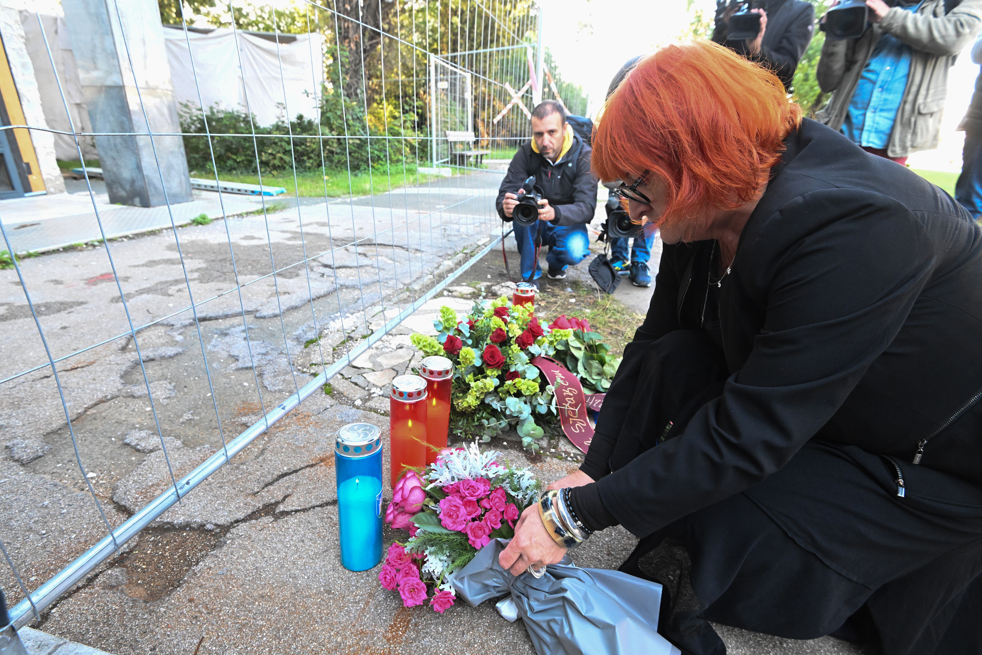 Zagreb: Povodom Nacionalnog dana borbe protiv nasilja nad ženama položeni vijenci na Općinskom građanskom sudu