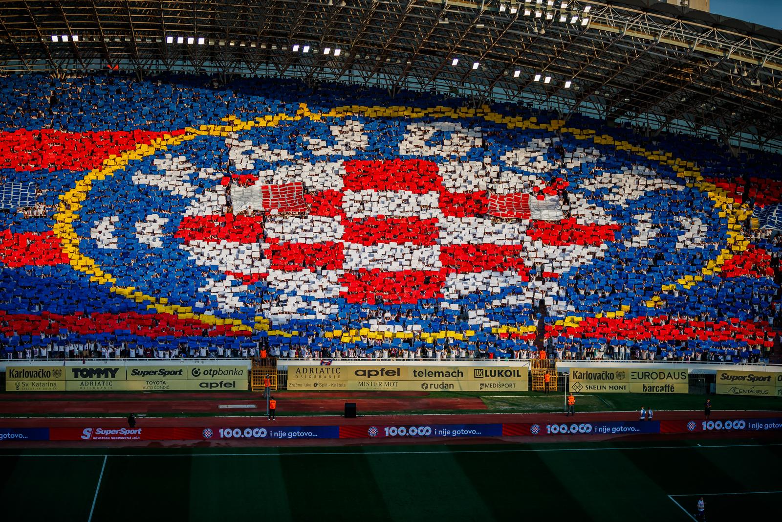 Split: Koreografija na stadionu Poljud prije početka utakmice Hajduk - Dinamo