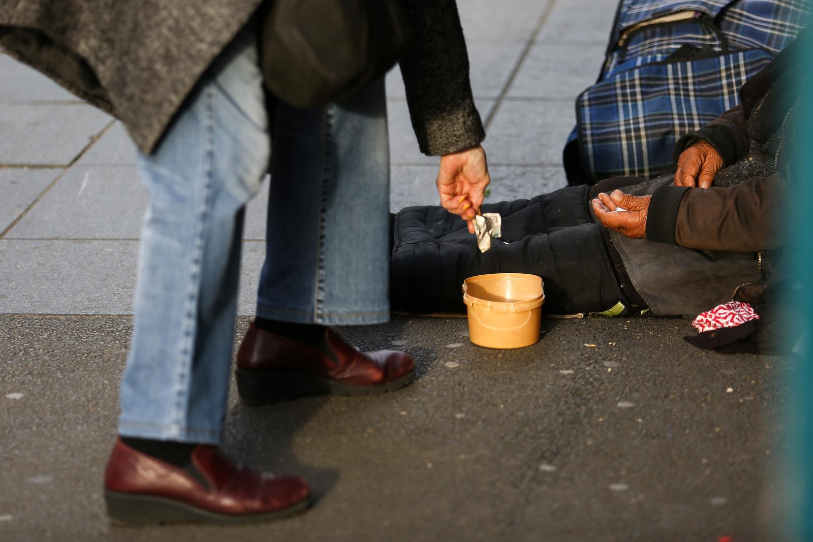 Prosjačenje je sve češća pojava na ulicama Zagreba