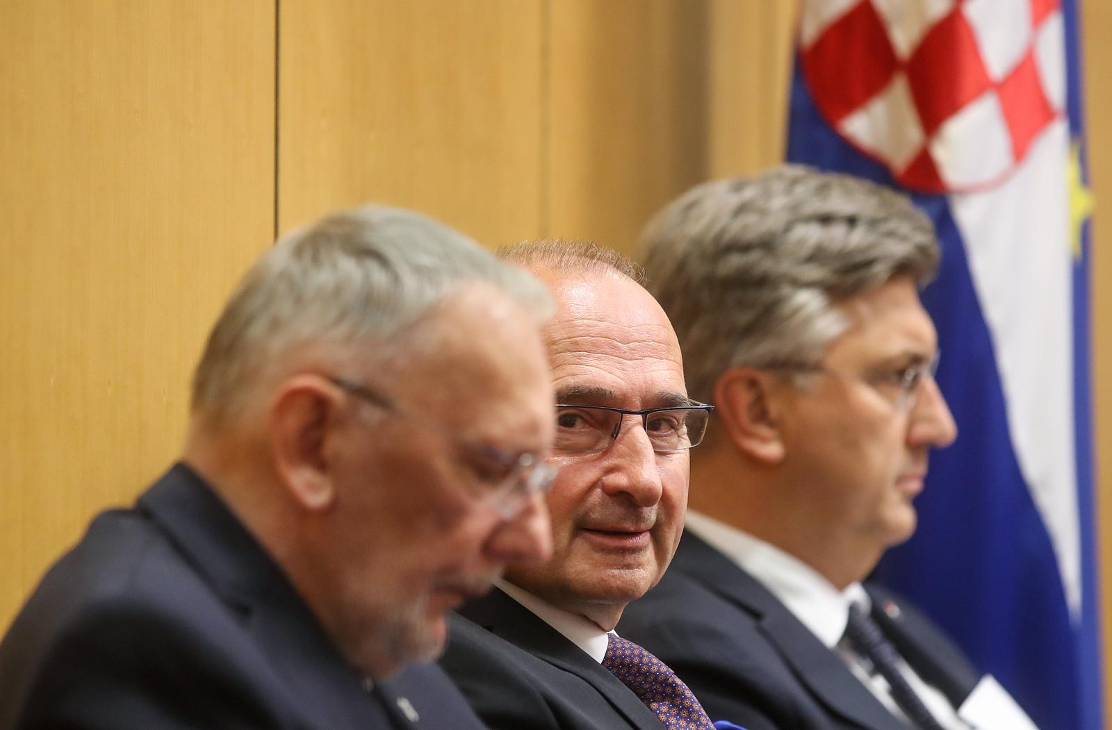 Zagreb: Andrej Plenković u Saboru na raspravi o opozivu ministra Grlića-Radmana