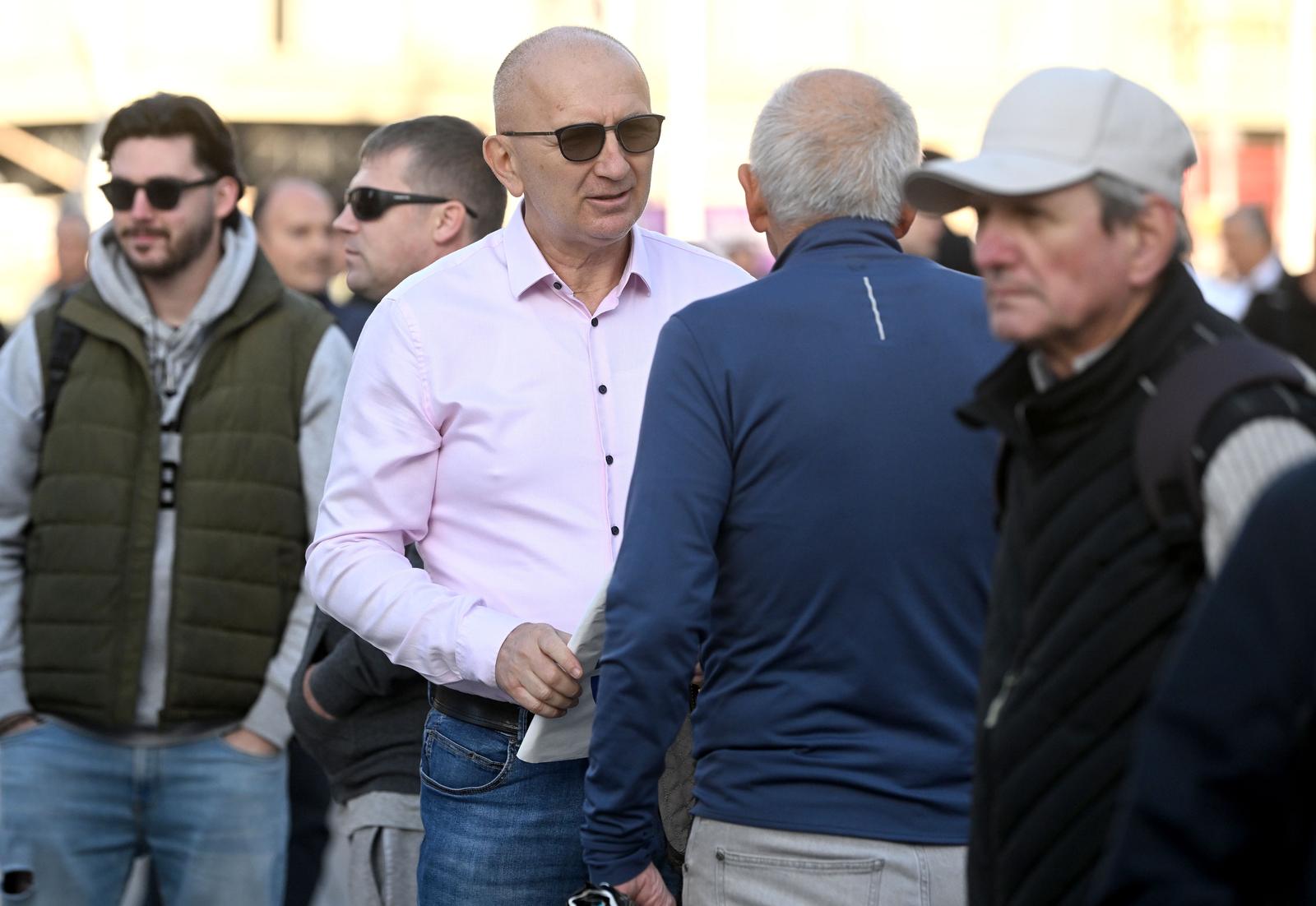 Zagreb: Dario Kordić pridružio se moliteljima