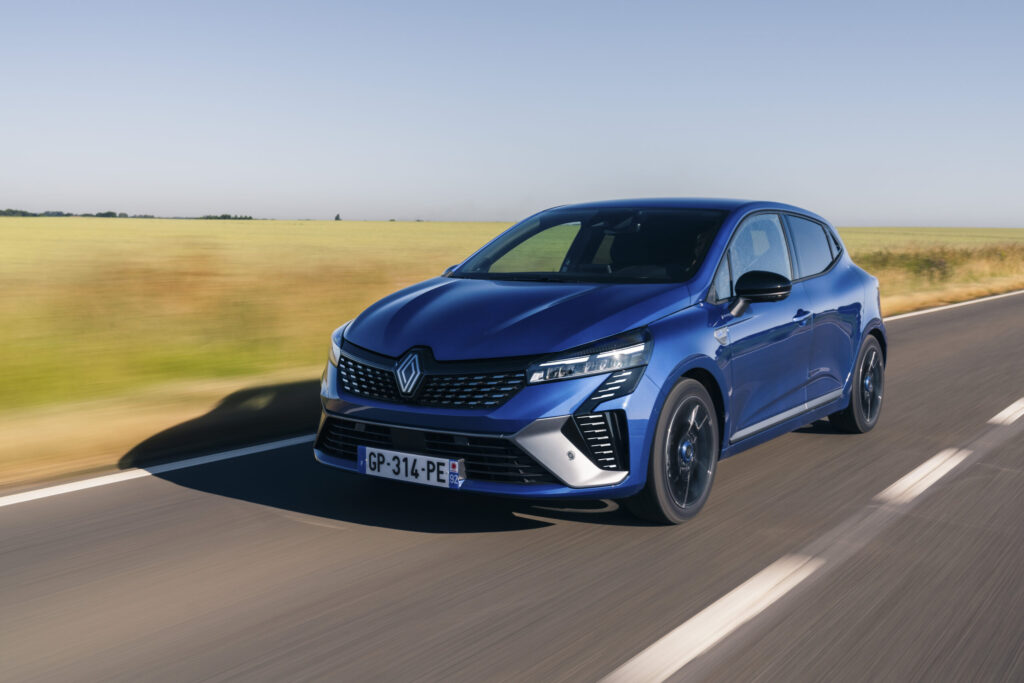1696925229-New_Renault_Clio_E-Tech_full_hybrid_Esprit_Alpine-1024x683.jpg