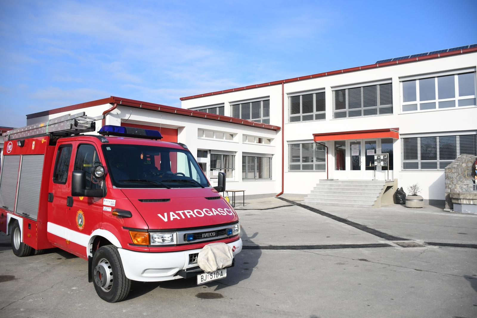 Gradonačelnik Hrebak obišao radove na zgradi Vatrogasne zajednice Grada Bjelovara