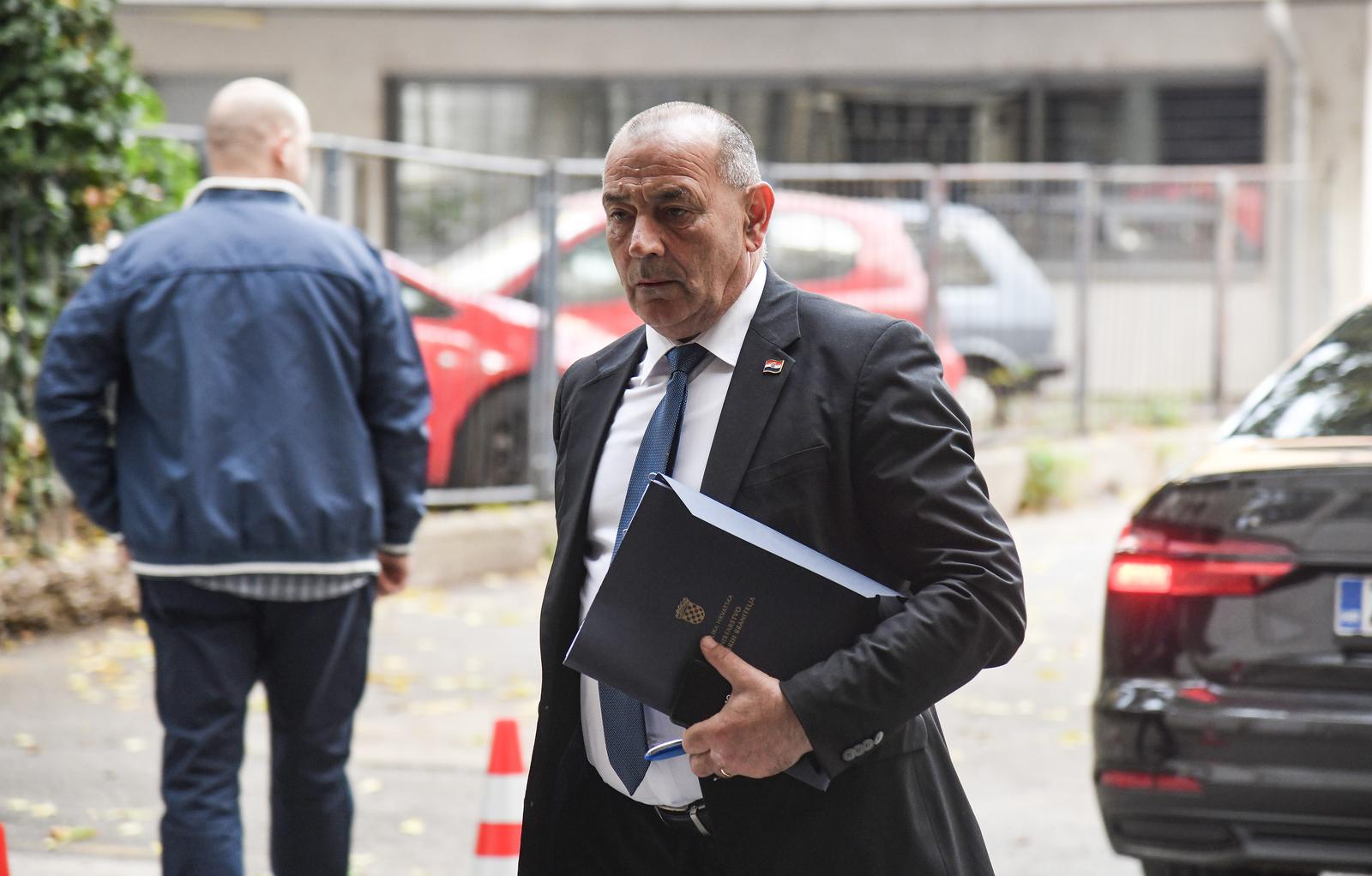 Zagreb: Dolazak članova HDZ-a na sjednicu Šireg predsjedništva stranke