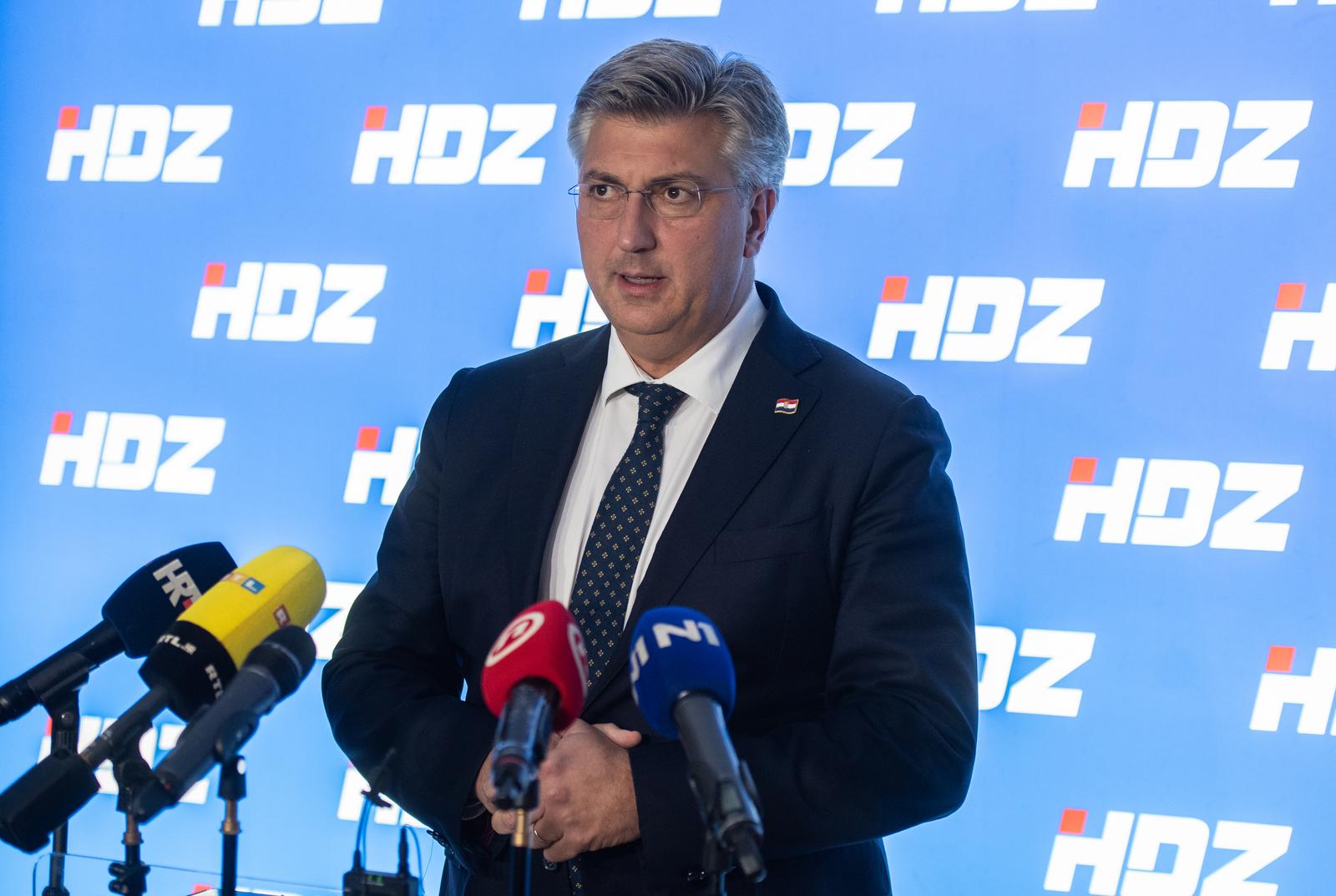 Zagreb: Premijer Plenković dao je izjavu za medije nakon sjednice šireg Predsjedništva stranke