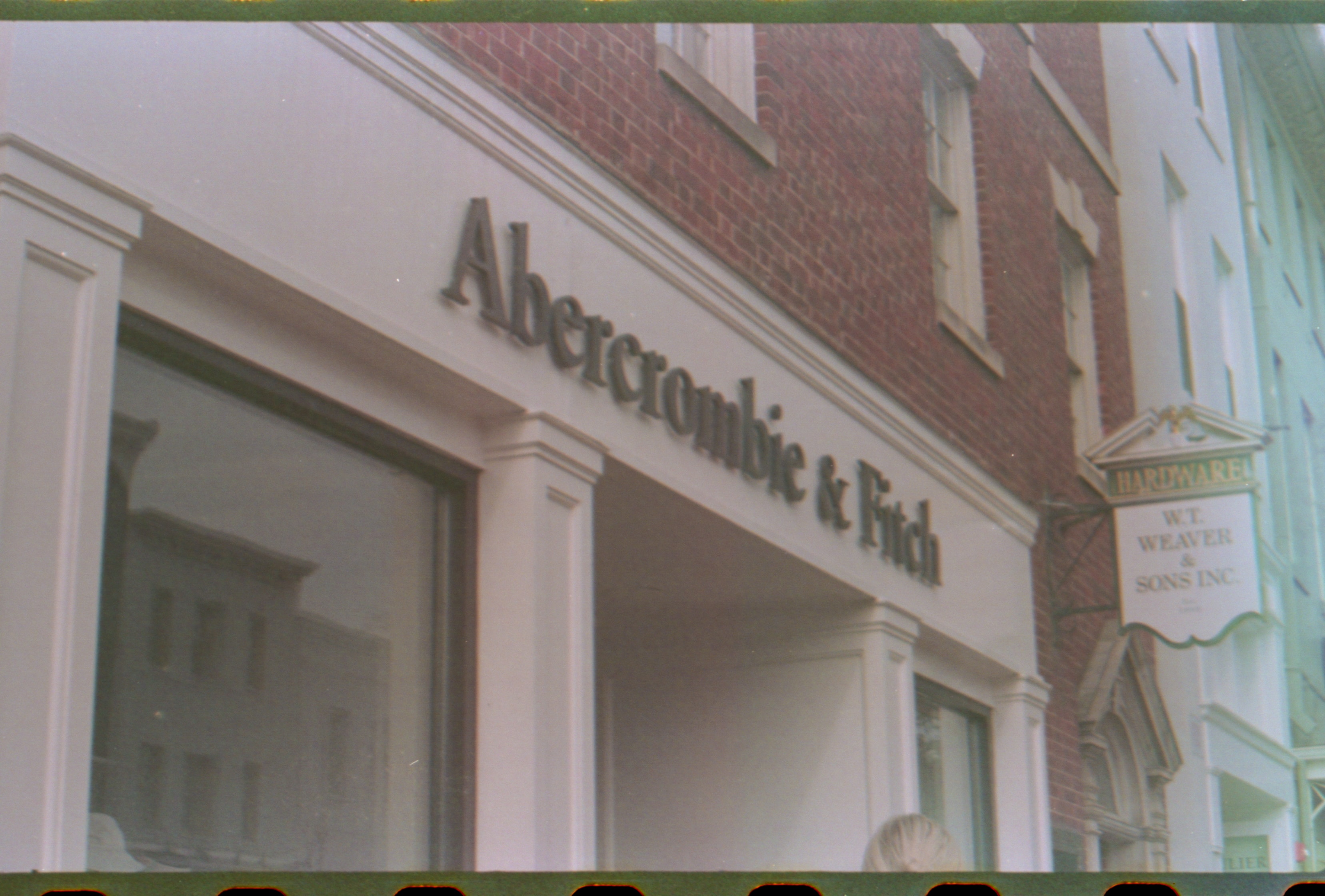 abercrombie and fitch, abercrombie & fitch, a&f,
