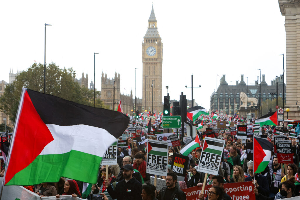 1698513422-2023-10-28T123826Z_1893258419_RC2O14AVZG9I_RTRMADP_3_ISRAEL-PALESTINIANS-BRITAIN-PROTEST-1024x683.jpg