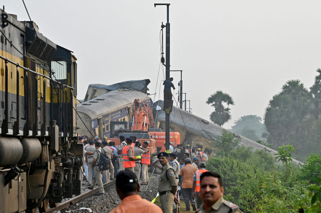 1698666444-2023-10-30T075254Z_1720991792_RC2O24AYDX4I_RTRMADP_3_INDIA-DERAILMENT-1024x679.jpg