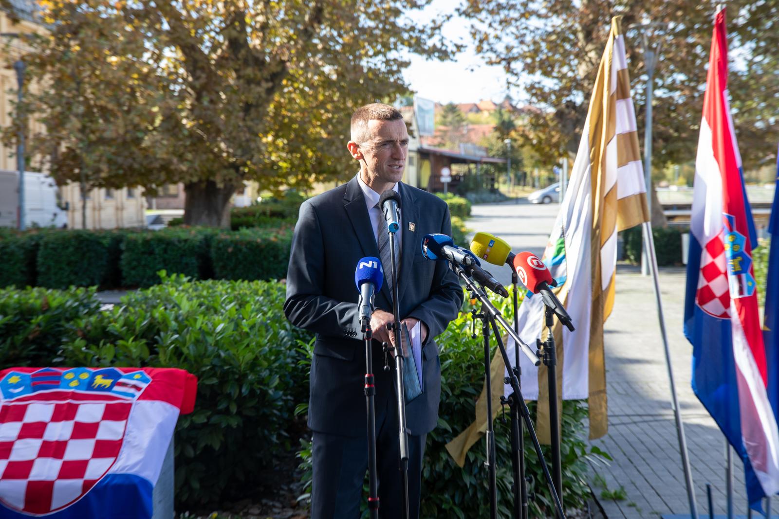 Vukovar: Svečano otkrivanje spomen-ploče "Harrisonovo cvijeće"