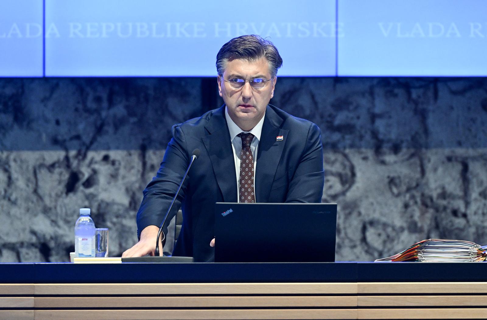 Zagreb: Povećanje minimalne plaće jedna je od tema sjednice Vlade na kojoj se uvodno obratio premijer Plenković