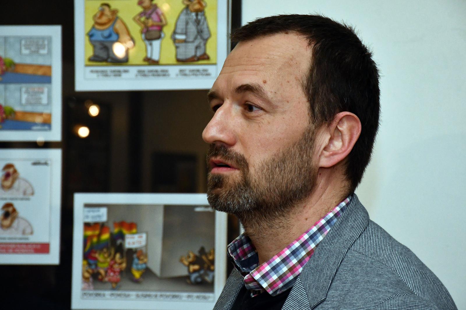 Slavonski Brod: Retrospektivna izložba karikatura Nika Titanika u Galeriji Ružić