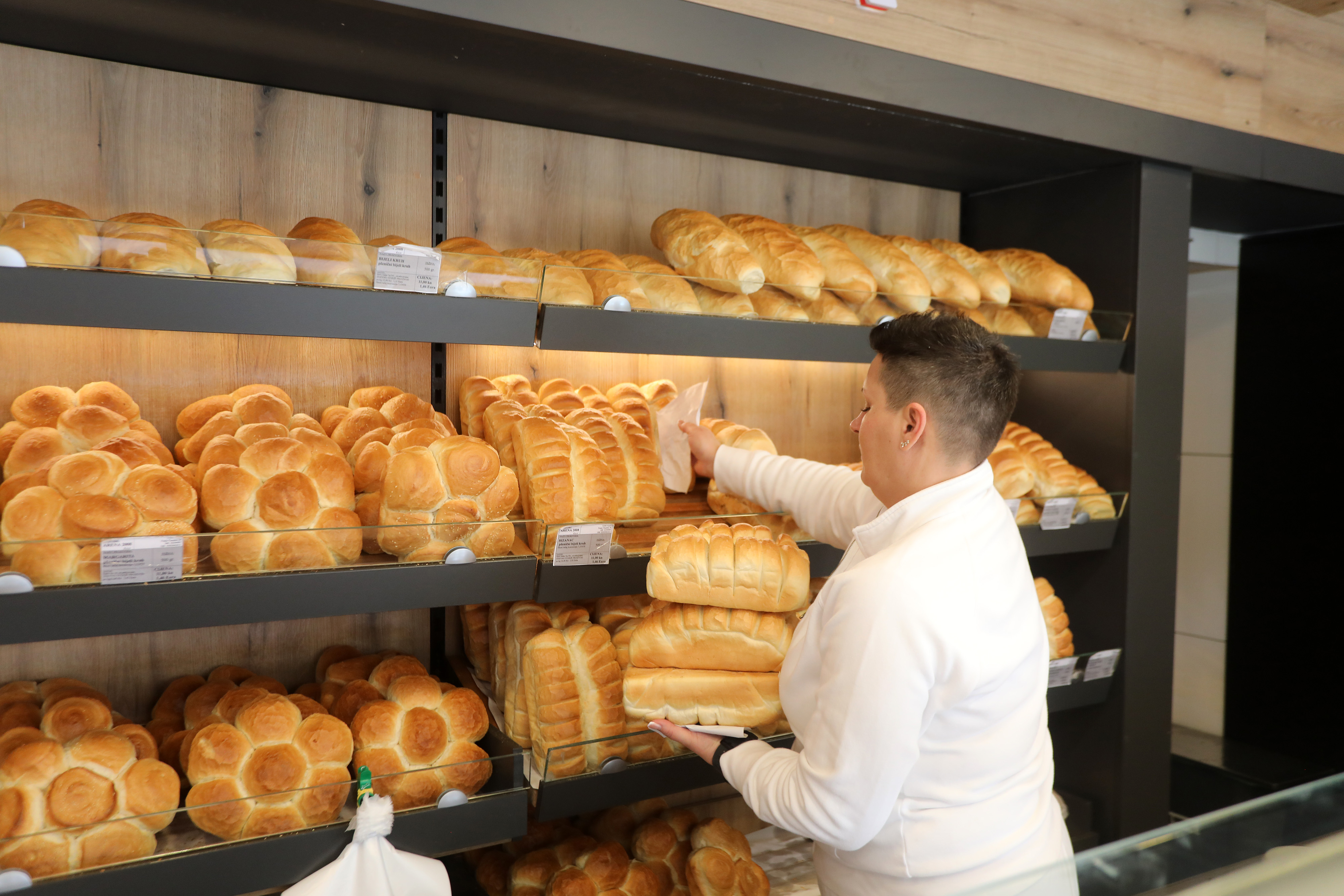 U riječkoj pekari od danas pa do kraja mjeseca za bijeli kruh treba izdvojiti 60 centi