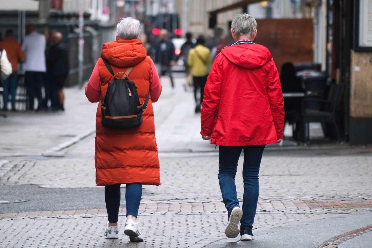 Düsseldorf 20.10.2023 Inflation Bürgergeld Renten Altersrenten Überalterung Rentensystem Senior Senioren Seniorin Rentne